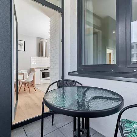 Exclusive Gwiazdzista With Free Garage By Renters Lägenhet