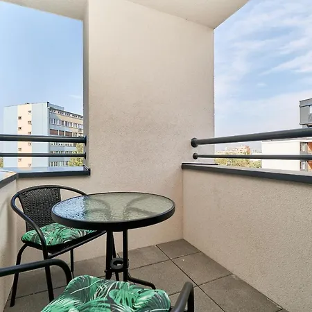 Elegant Gwiazdzista With Free Garage By Renters Daire Wroclaw