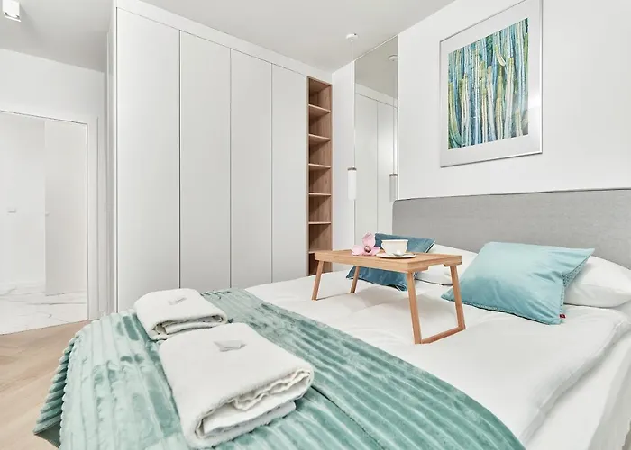 Exclusive Gwiazdzista With Free Garage By Renters Apartman Wrocław